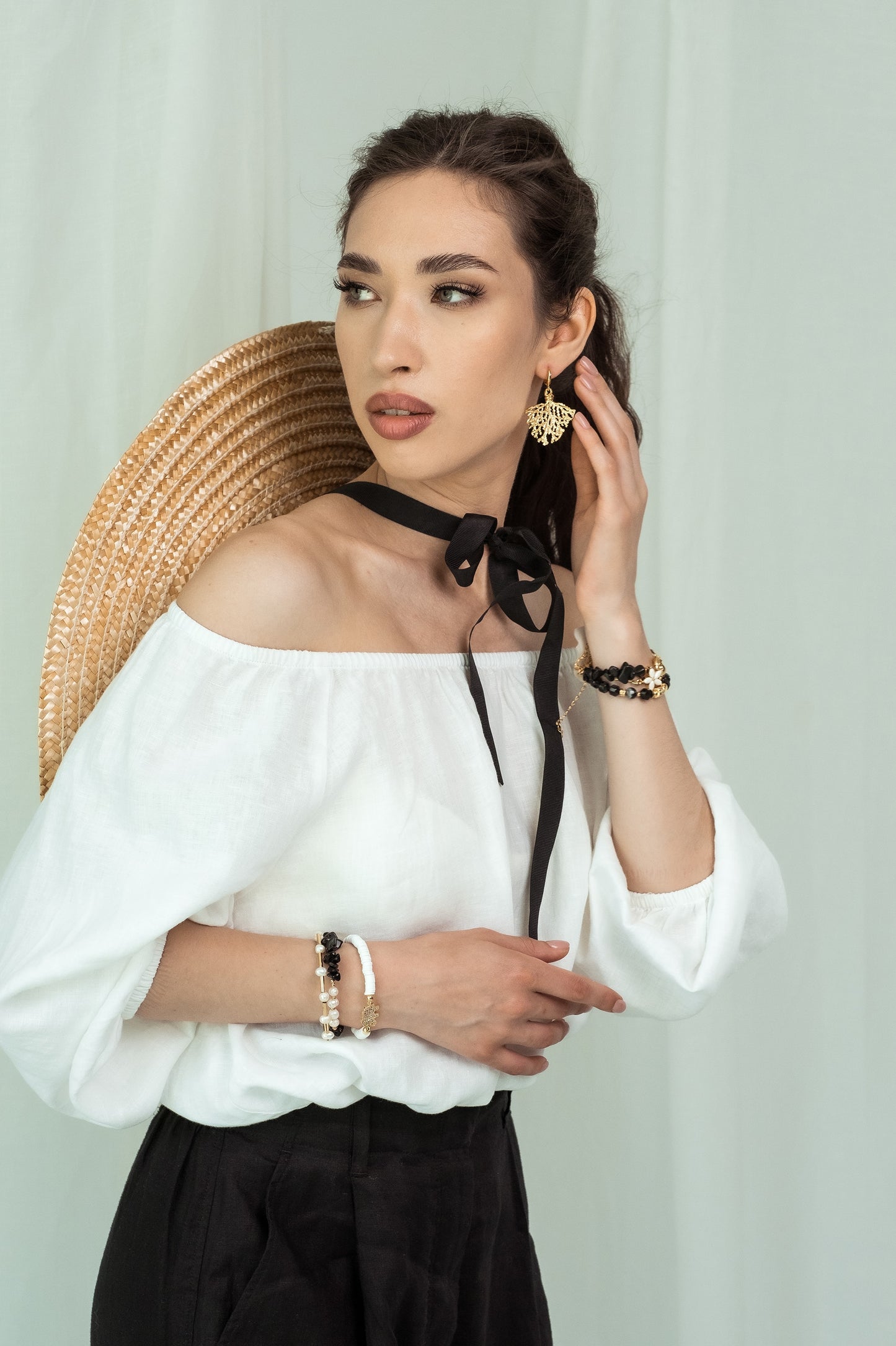 Women Gold-Plated Boho Bracelet Set 3Pcs, White Flat Round Beads & Elephant, Shell Pearl & Gold-tone Long Beads, Onyx & Shell Pearl, Bohemian Style Trendy & Adjustable Elegant Fashion Jewelry