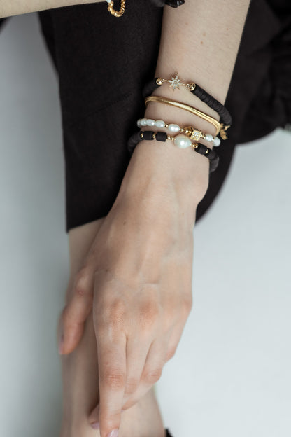 Women Gold-Plated Boho Bracelet Set 4Pcs, Shell Pearl & Beads, Snake Chain, Black Flat Round Beads & Star, Black Beads & Shell Pearl, Bohemian Style Trendy & Adjustable Elegant Fashion Jewelry