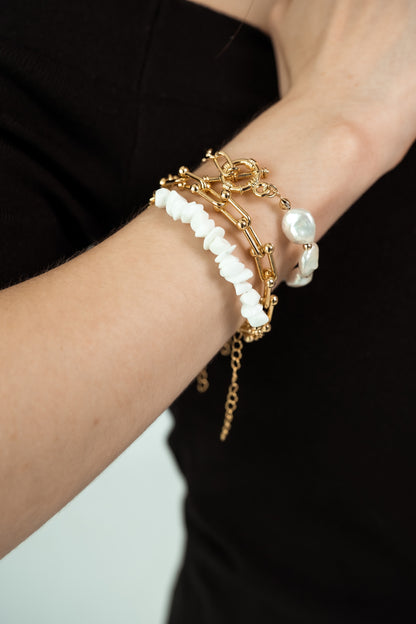 Women Gold-Plated Boho Bracelet Set 3Pcs, Link Chain, Half Paperclip Chain Half Moonstone & Heart Pendant, Half Chain Half Shell Pearl, Bohemian Style Trendy & Adjustable Elegant Fashion Jewelry