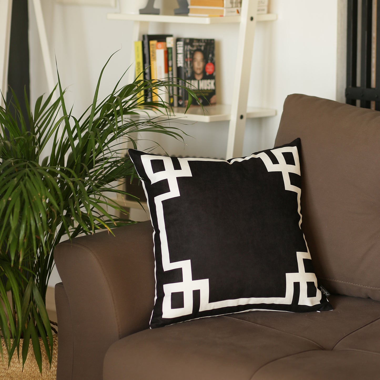 Geometric Black&White Square Decorative Throw Pillow Cover - Apolena